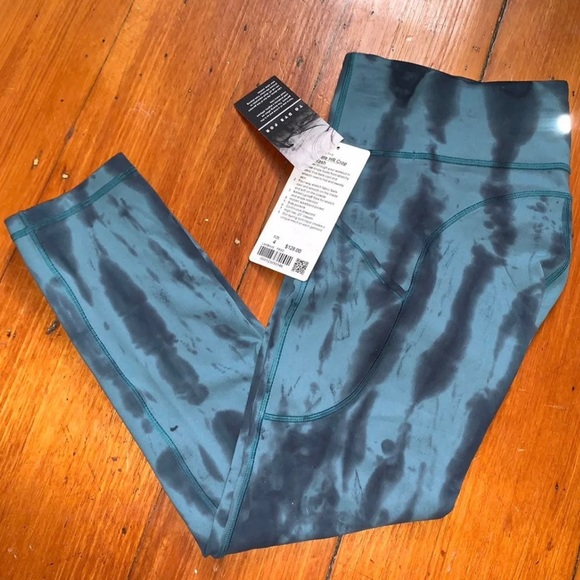 Lululemon Invigorate HR Crop 23" - Picture 2 of 9